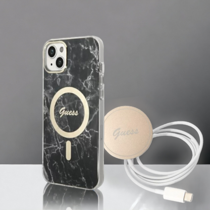 Guess komplet ovitek + polnilec (MagSafe) "Marble black" za iPhone 13/14/15 (BUGUHMP14SHMEACSK) – Črna / TPC + PC