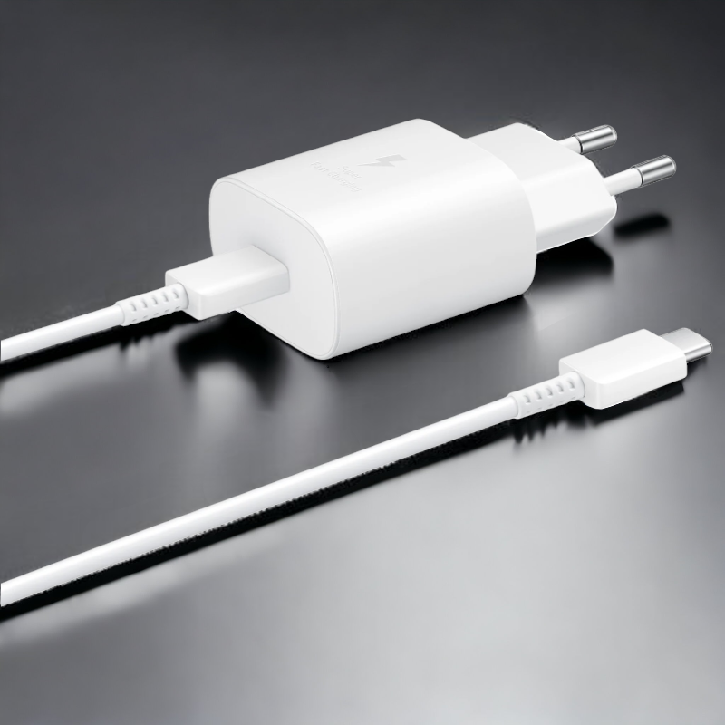 Original Samsung komplet polnilec + kabel za hitro polnjenje USB C - 25W – Bela