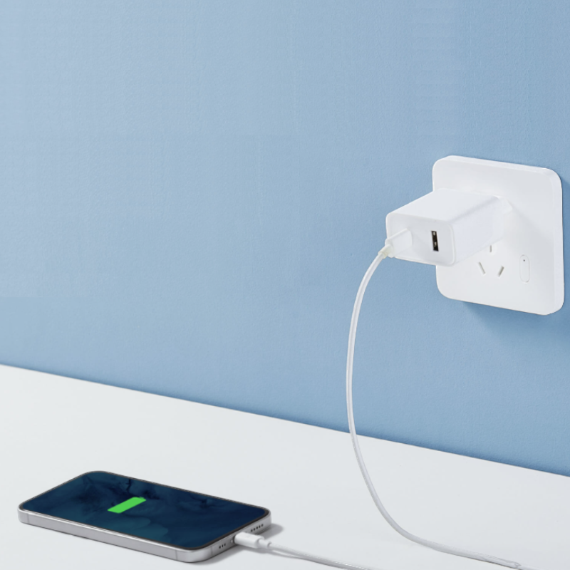 Hišni polnilec "Mi" za hitro polnjenje znamke Xiaomi - 33W – Bela