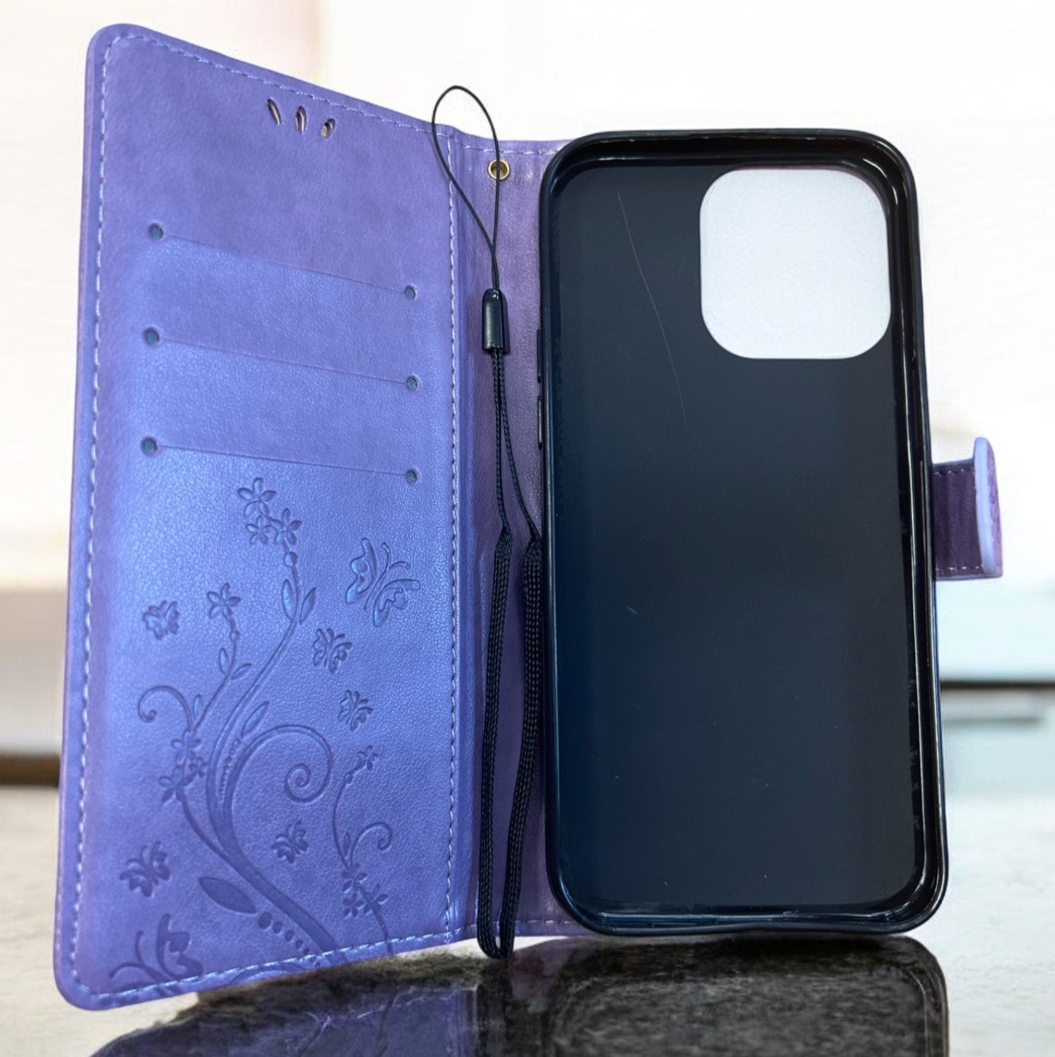 Preklopna torbica "Tree" za iPhone 15 Pro Max – Infostyle