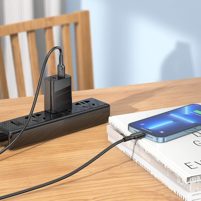 Polnilni in podatkovni kabel "BX80 Succeed" USB - lightning – Borofone – Črna